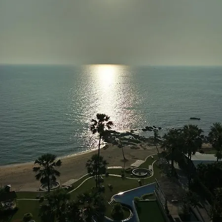 The Palm Wongamat Beach Pattaya Exterior photo
