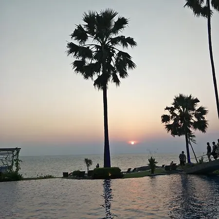 The Palm Wongamat Beach Pattaya Exterior photo