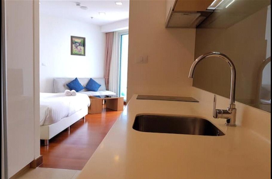 The Palm Wongamat Apartment *