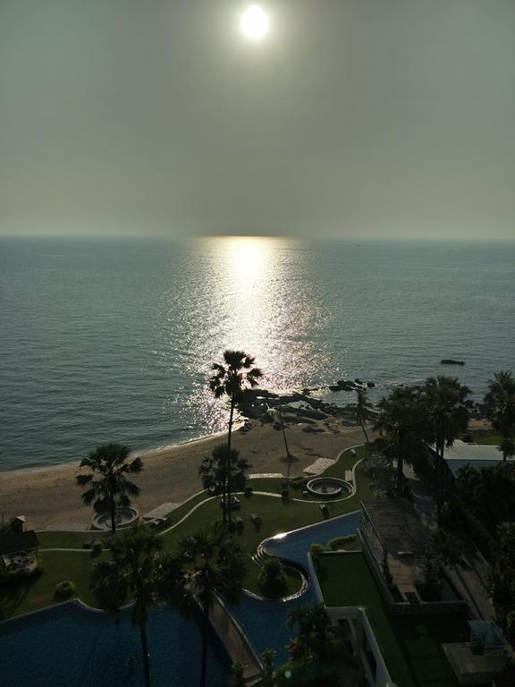 The Palm Wongamat Apartment *